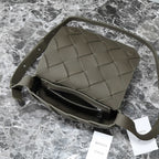 BOTTEGA VENETA 25S DIAGO 22 IN DUNKELOLIVEM KALBSLEDER SILBERNE BESCHLÄGE