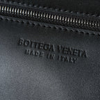 BOTTEGA VENETA 25S DIAGO 22 IN SCHWARZEM KALBSLEDER, PATENT SILBERNE BESCHLÄGE