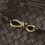 BOTTEGA VENETA 25S LARGE ANDIAMO 42 IN DUNKELBRAUNEM KALBSLEDER-GOLD-HARDWARE