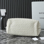 BOTTEGA VENETA 25S GROSSER ANDIAMO 42 AUS ELFENBEINfarbenem KALBSLEDER MIT GOLD-HARDWARE