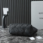 BOTTEGA VENETA 25S DIAGO HOBO 39 IN SCHWARZEM KALBSLEDER