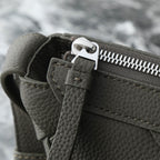 BOTTEGA VENETA 25S DIAGO HOBO 39 IN SEHR DUNKELOLIVEN KALBSLEDER