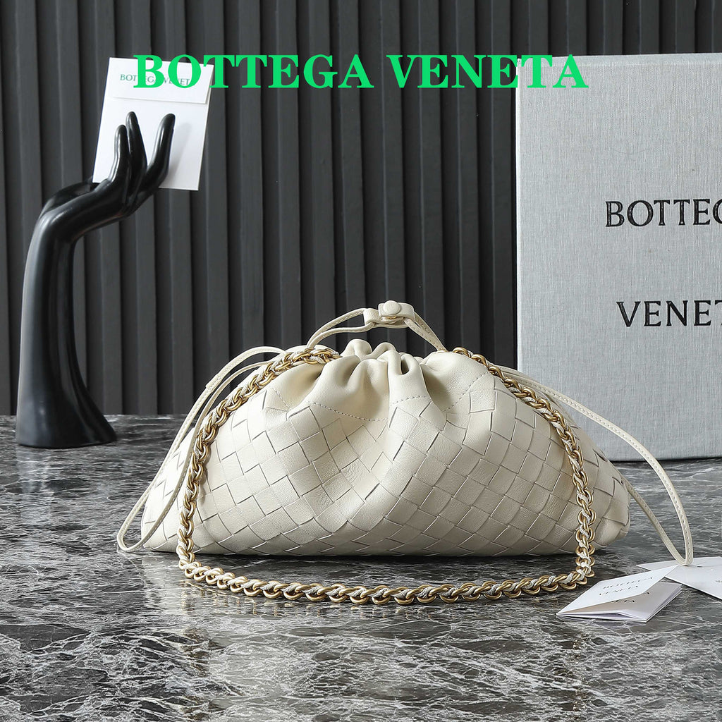 BOTTEGA VENETA 25S Staubbeutel Notte 33 in Elfenbein Kalbsleder Goldbeschläge