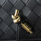 BOTTEGA VENETA 25S ANDIAMO POUCH 19 IN BLACK CALFSKIN GOLD HARDWARE