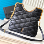 26 SCHWARZES SCHAFFELFEL MIT GOLDENER SCHNALLE