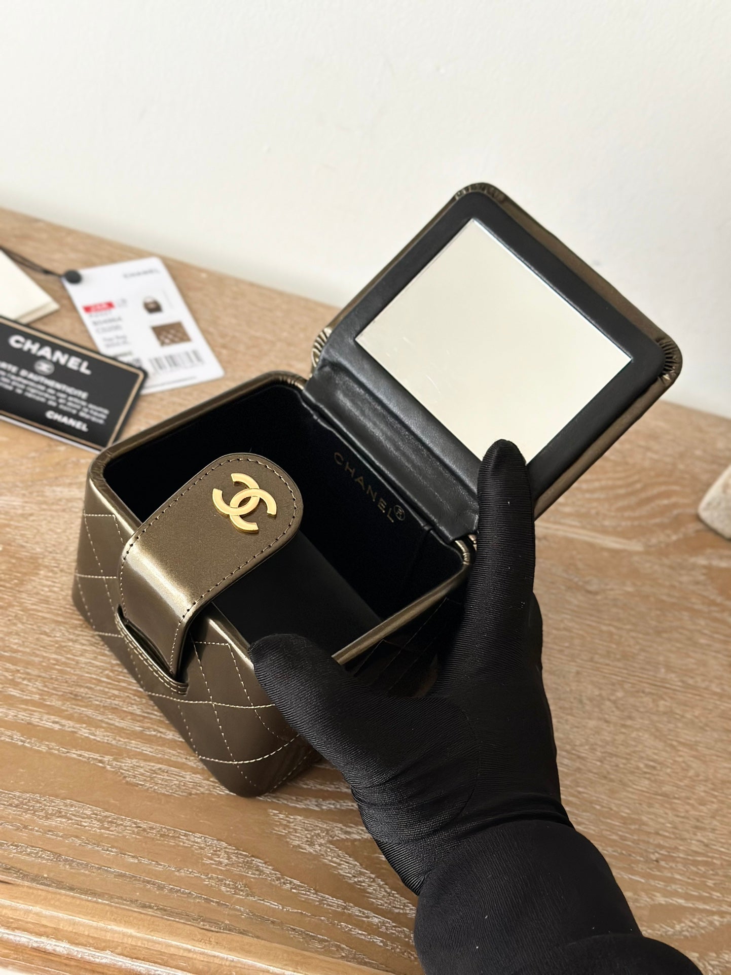 MINI VINTAGE KOSMETIKTASCHE 11 IN GLÄNZENDES MIKADO-KALBLEDER GOLDENE BESCHLÄGE