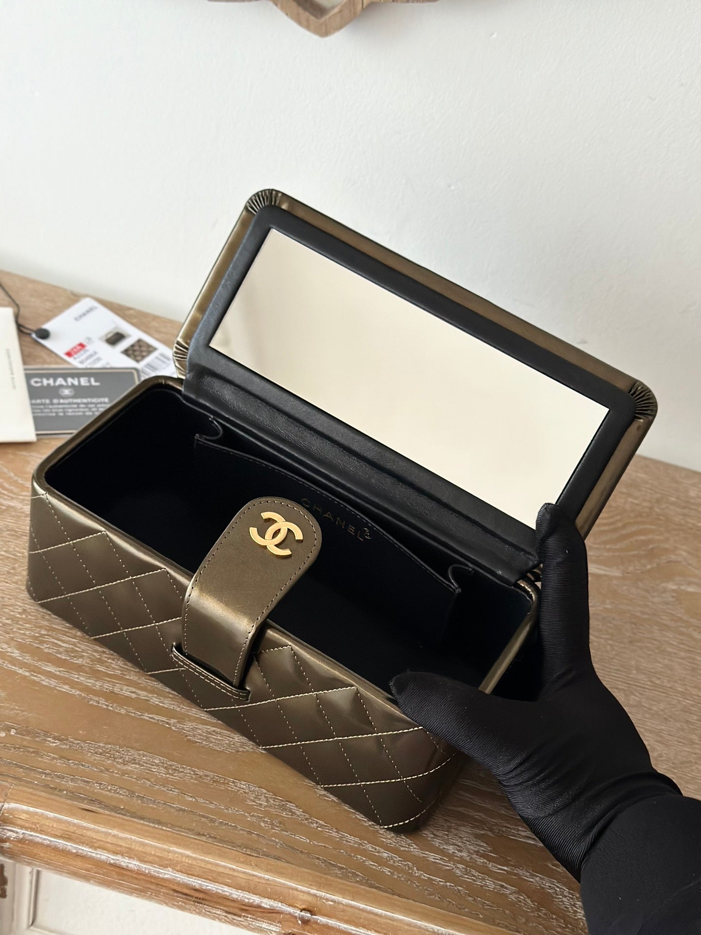 Vintage-Kosmetiktasche, 56 cm, glänzendes Mikado-Kalbsleder, goldene Beschläge