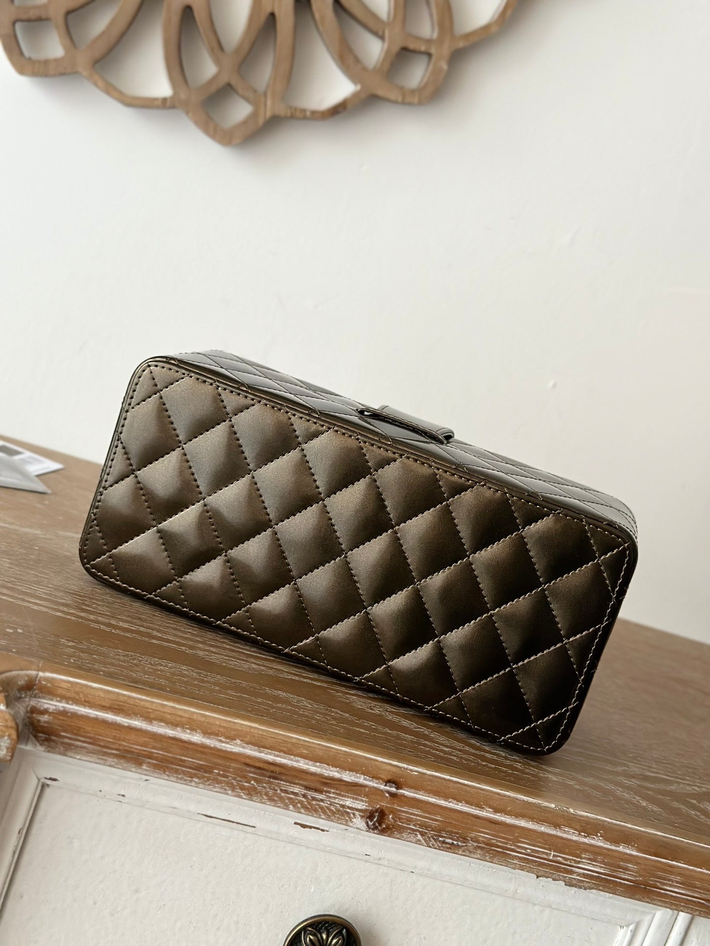 Vintage-Kosmetiktasche, 56 cm, glänzendes Mikado-Kalbsleder, goldene Beschläge