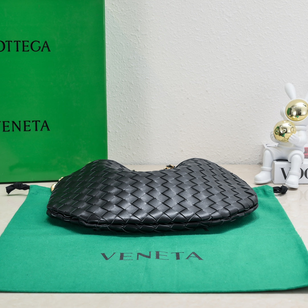 SARDINE 33 MIT KETTE IN SCHWARZEM LAMMHAUT