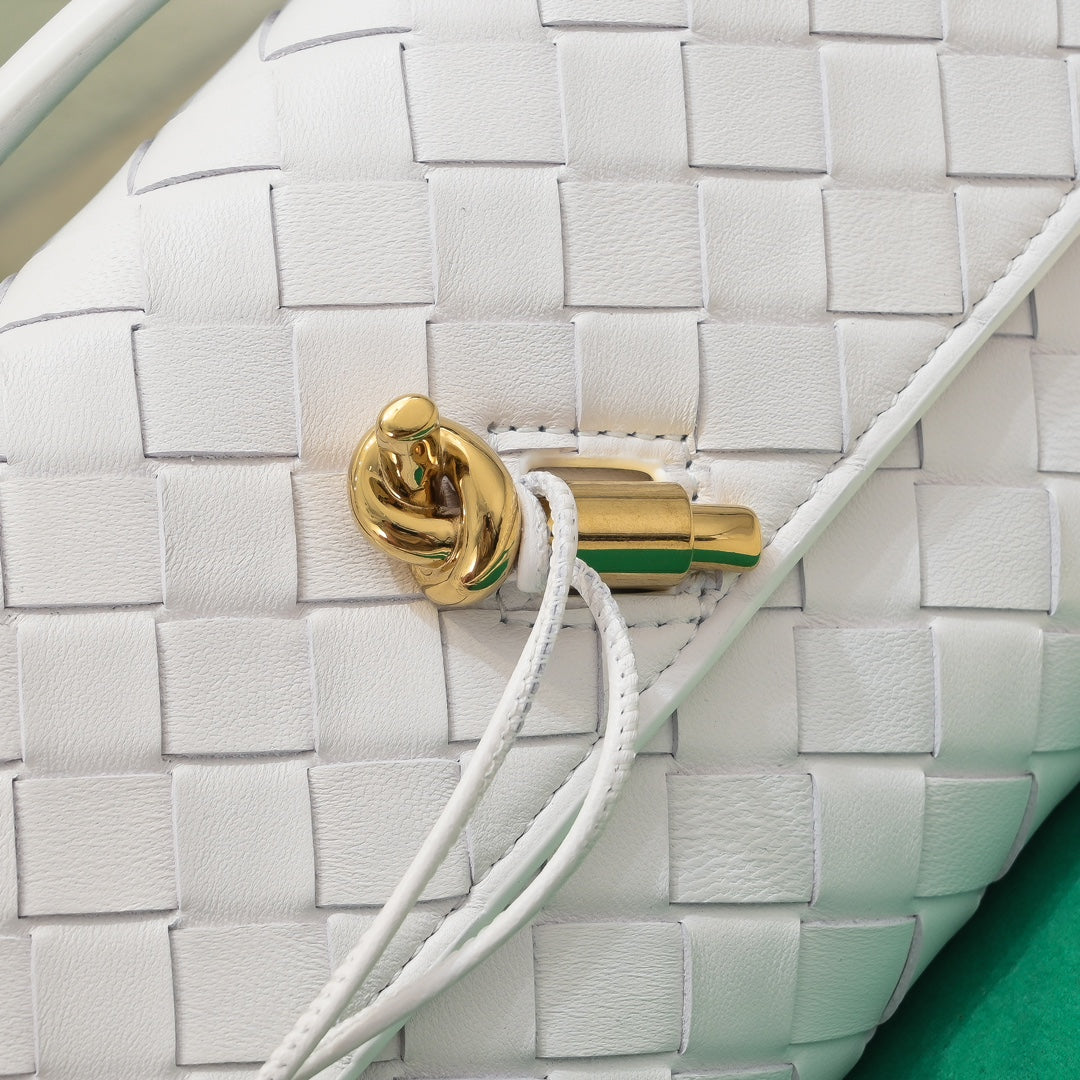 BV Long Clutch Andiamo 31 Weißes Leder Ghw 