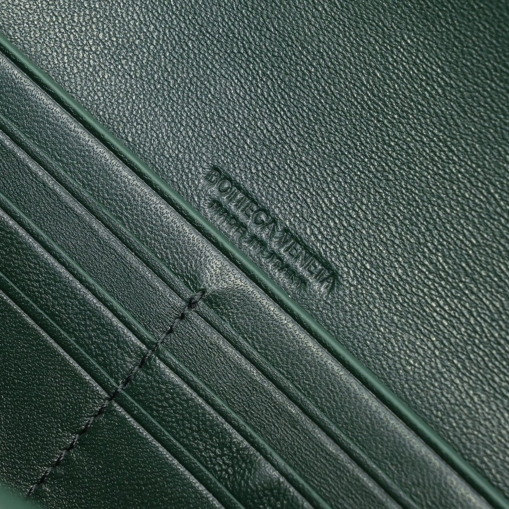 BV Lange Clutch Andiamo 31 Dunkelgrünes Leder Ghw 