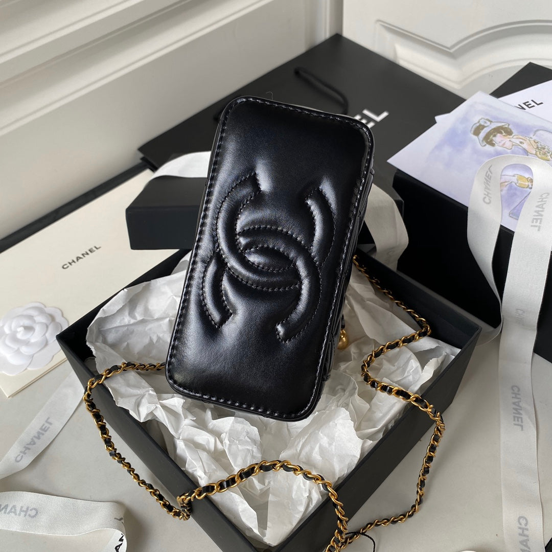 CC Kosmetikkoffer 19 Schwarzes Lammleder Goldene Beschläge