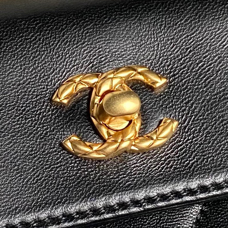 CLUTCH 34 IN BLACK SHEEPSKIN GOLD HARDWARE