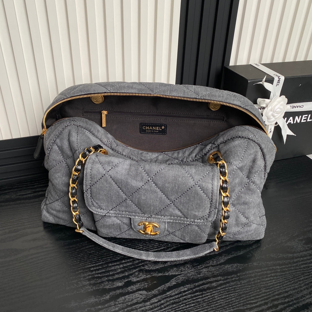 Bowlingtasche 44 in Santas Gray Denim mit goldenen Beschlägen
