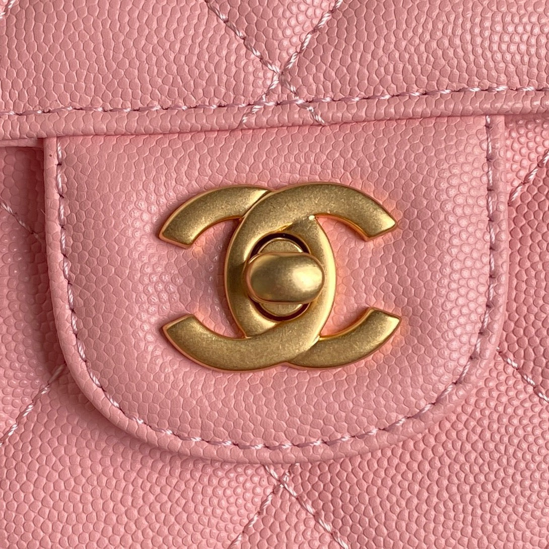 RETRO STYLE FLAP BAG 19 IN LGHT PINK GRAINED CALFSKIN GOLD HARDWARE