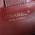 HANDTASCHE 27 IN GRANATROT DIAMANTMUSTER GESTEPPTES GLÄNZENDES LAMMLEDER GOLDENE BESCHLÄGE