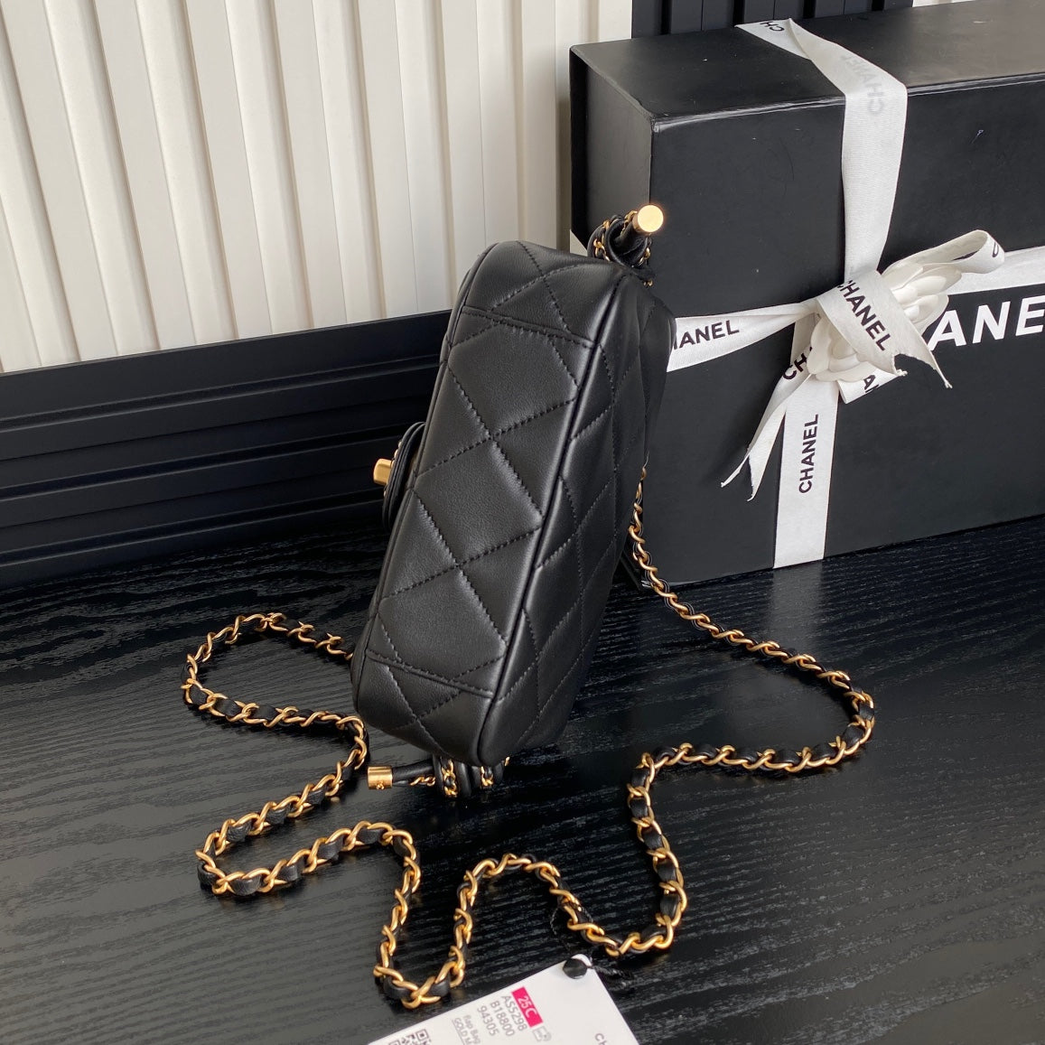 25C Klapptasche, 18 Zoll, schwarzes, glattes Lammleder, goldene Beschläge