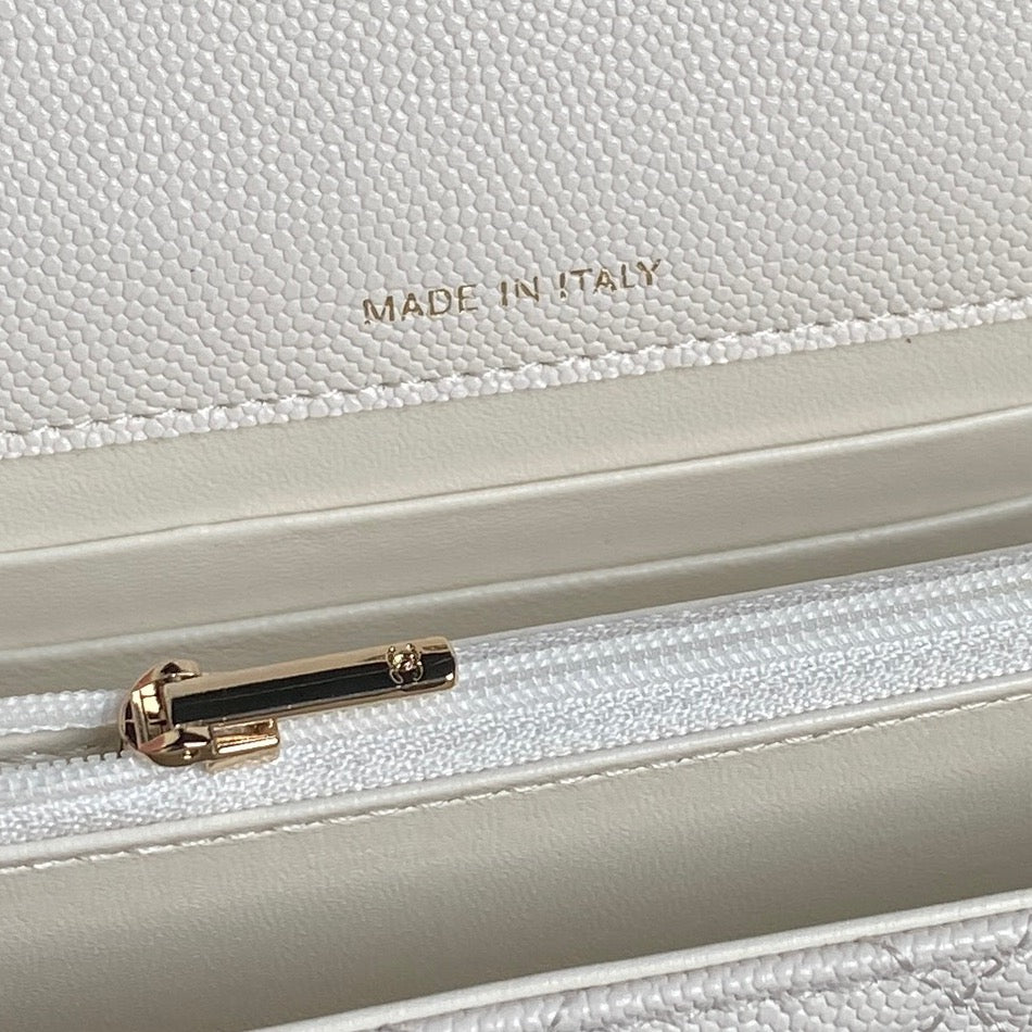 25C Klapptasche, 18 Zoll, weiß, glänzend, genarbtes Kalbsleder, goldene Beschläge