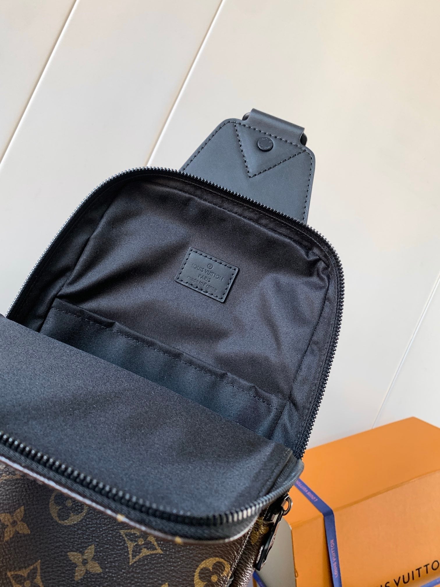 AVENUE SLINGBACK 31 IN BRAUNEM MONOGRAMM-CANVAS