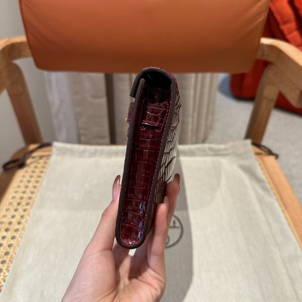 KELLY CUT 31 IN SANGRIA PURPLE ALLIGATOR LEATHER WITH GOLD HARDWARE (MADE-TO-ODER)