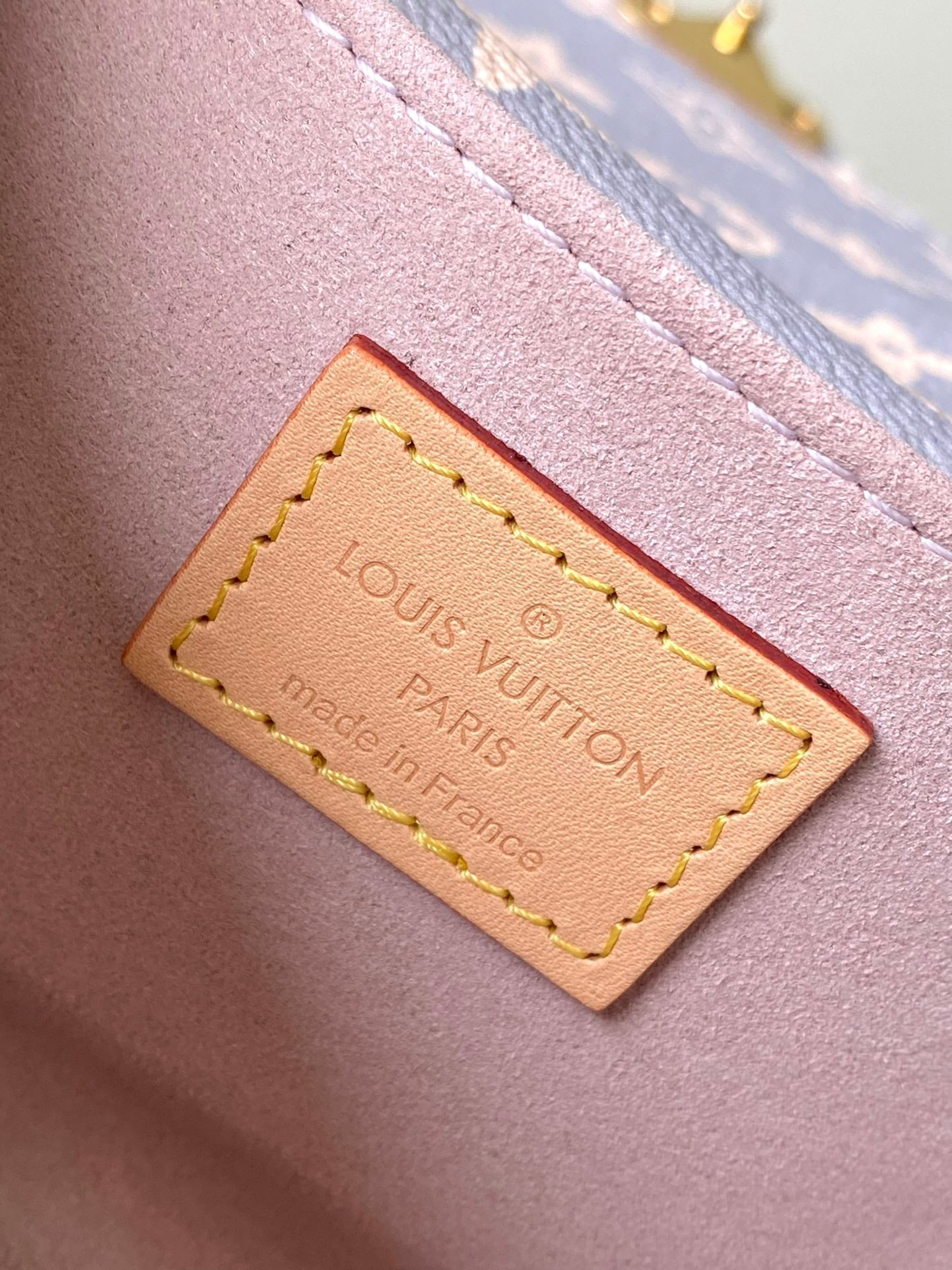 POCHETTE MÉTIS EAST WEST 21 IN GRAU CREME MONOGRAMM TRIANON LEINWAND GOLDENE BESCHLÄGE