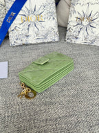 LADY JASMINE CARD HOLDER 10 IN LIGHT GREEN QUILTED PATENT CALFSKIN