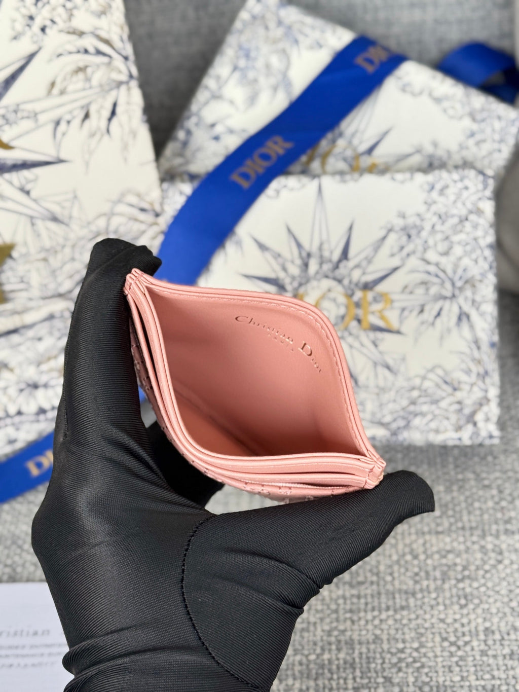 Freesia-Kartenetui 10 in babyrosa, gestepptem Kalbsleder