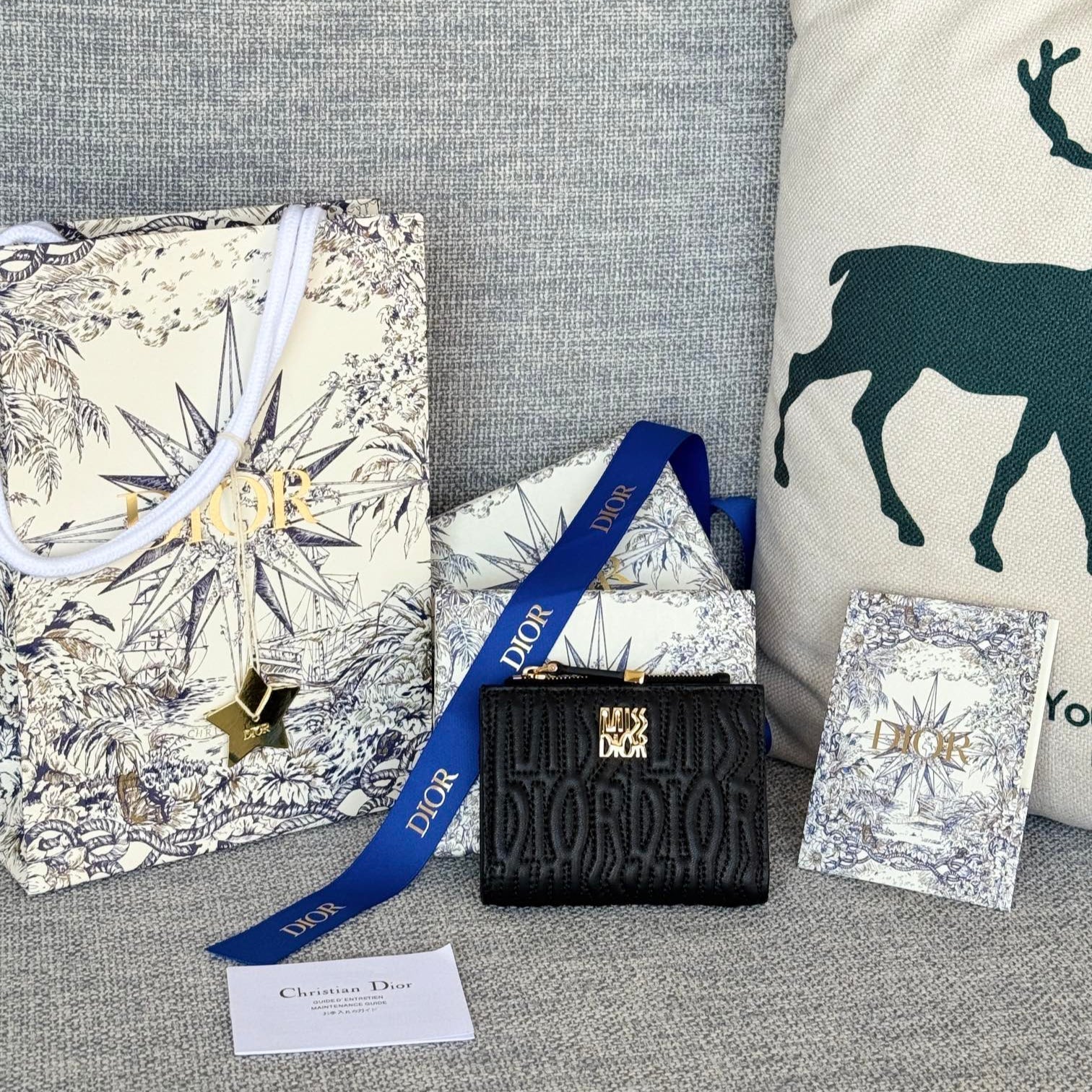 Zweifach gefaltete Geldbörse 11 Zoll, schwarz, komplett gesteppt, Kalbsleder