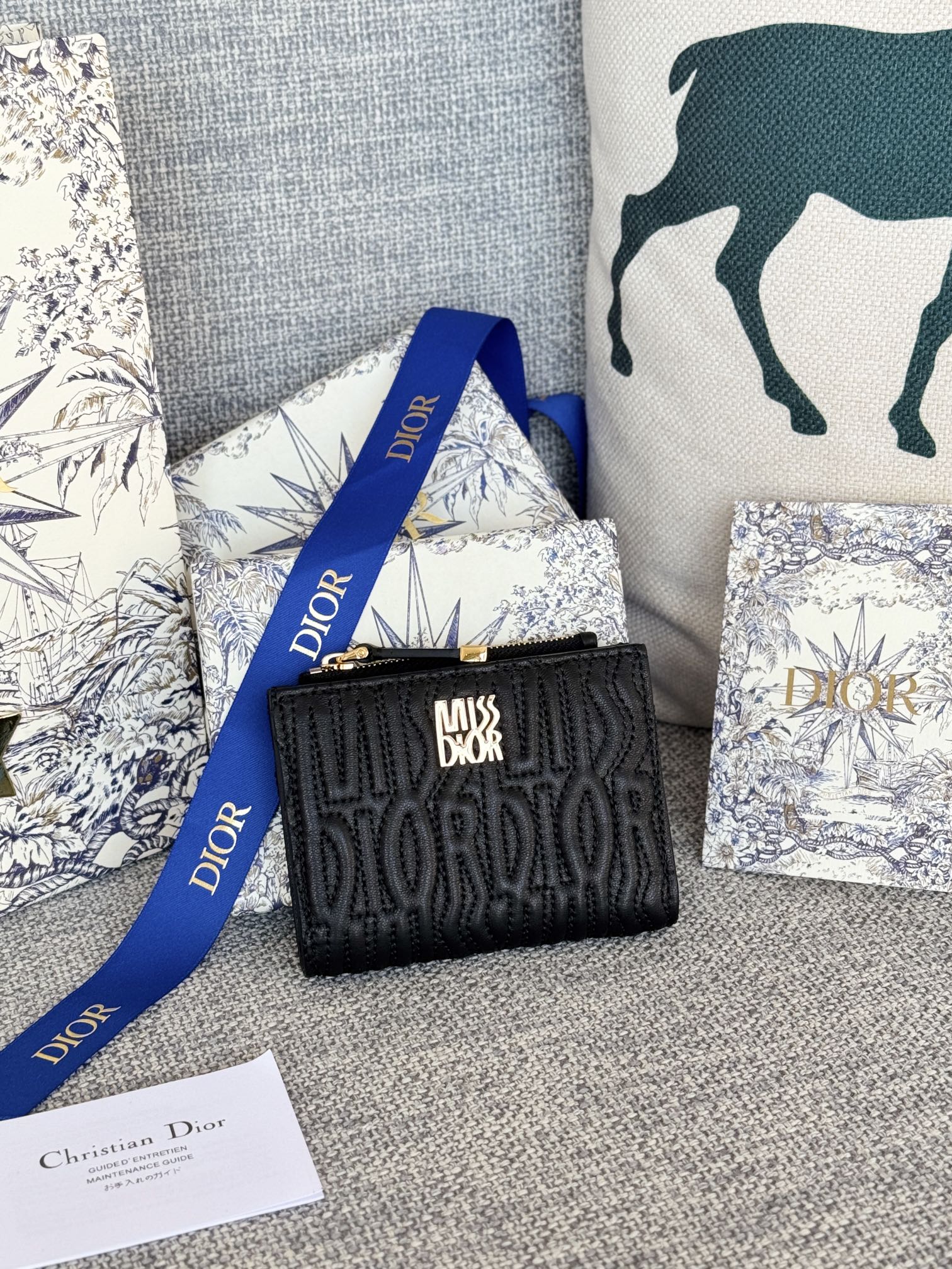 Zweifach gefaltete Geldbörse 11 Zoll, schwarz, komplett gesteppt, Kalbsleder