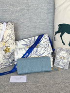 Vertikale Geldbörse mit langem Reißverschluss, 20 Zoll, babyblau, komplett gesteppt, Kalbsleder