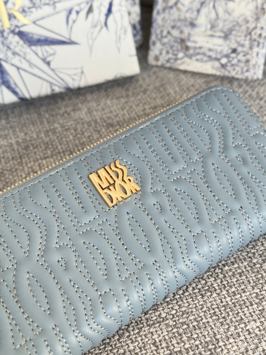 Vertikale Geldbörse mit langem Reißverschluss, 20 Zoll, babyblau, komplett gesteppt, Kalbsleder