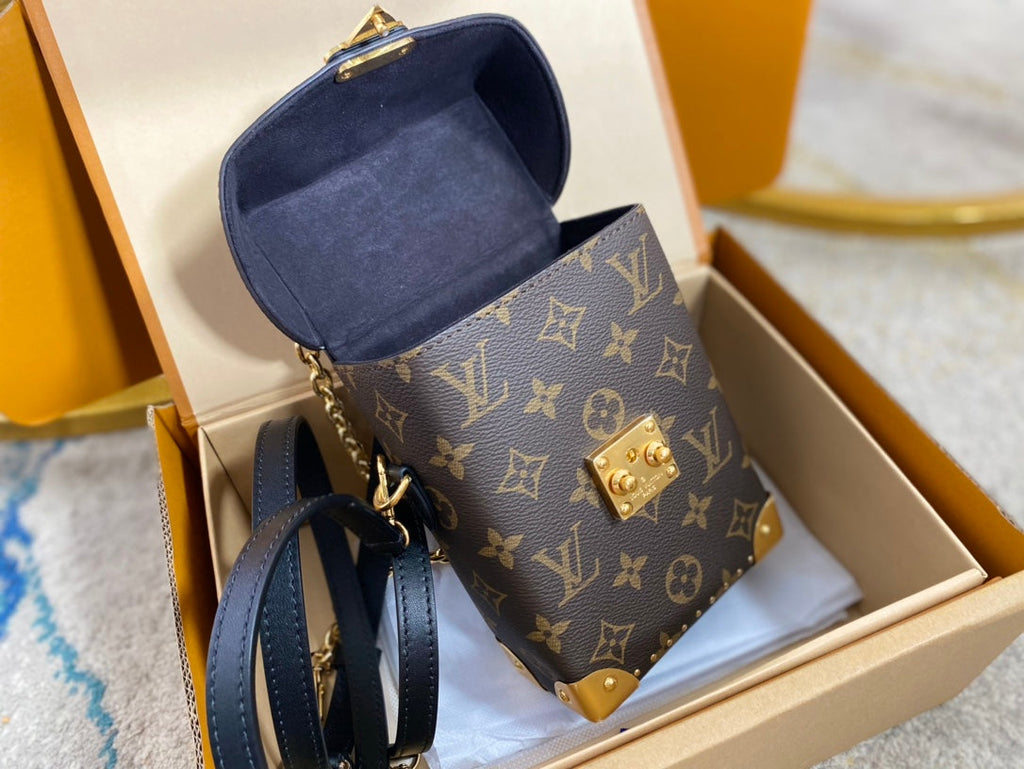 Kameratasche 17 Zoll, braun, Monogramm und Monogramm-Rückseitenleinwand