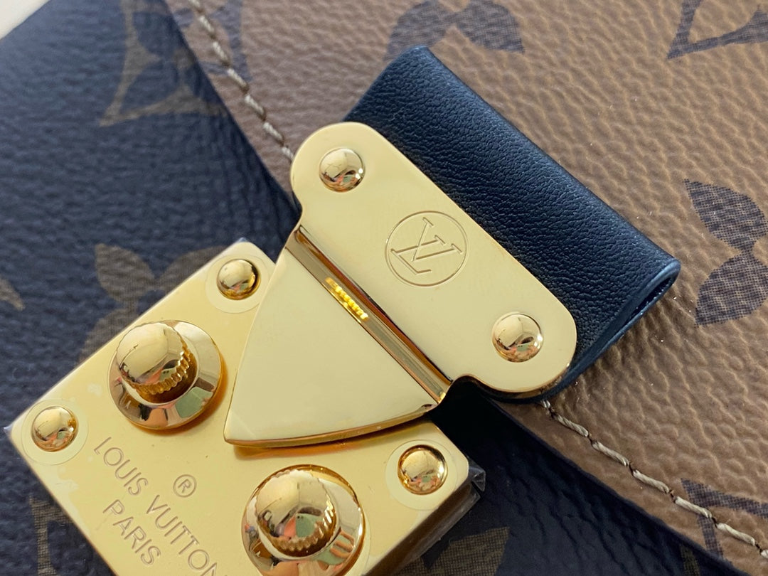 Kameratasche 17 Zoll, braun, Monogramm und Monogramm-Rückseitenleinwand