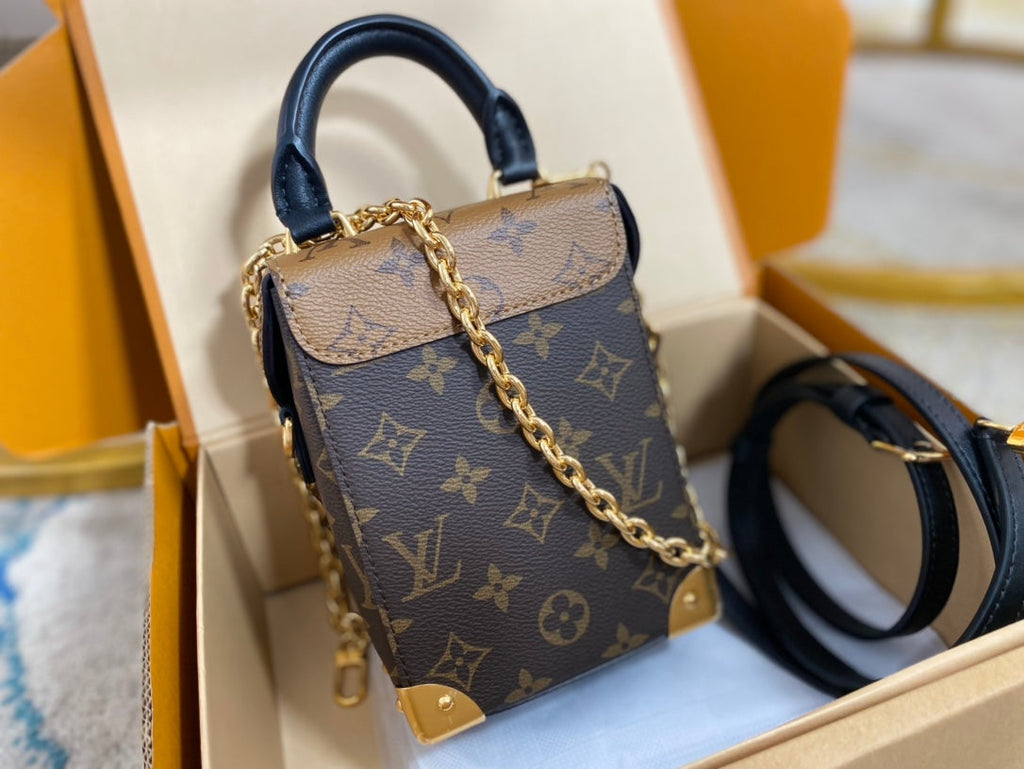 Kameratasche 17 Zoll, braun, Monogramm und Monogramm-Rückseitenleinwand