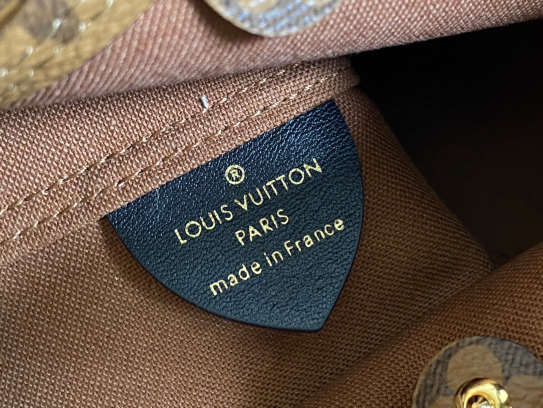 ATLANTIS BB 17 IN BRAUNEM MONOGRAMM-RÜCKSEITE-LEINWAND