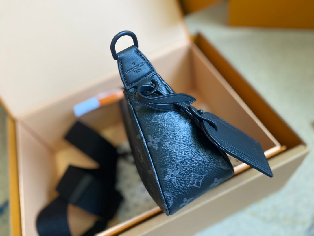 POCHETTE ACCESSOIRE XL 28 AUS SCHWARZEM MONOGRAMM-ECLIPSE-CANVAS