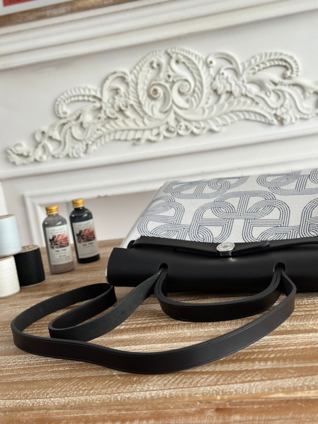 HERBAG ZIP 31 LAQUERED BAG IN OFF-WHITE MIX BLUE H PLUME CANVAS