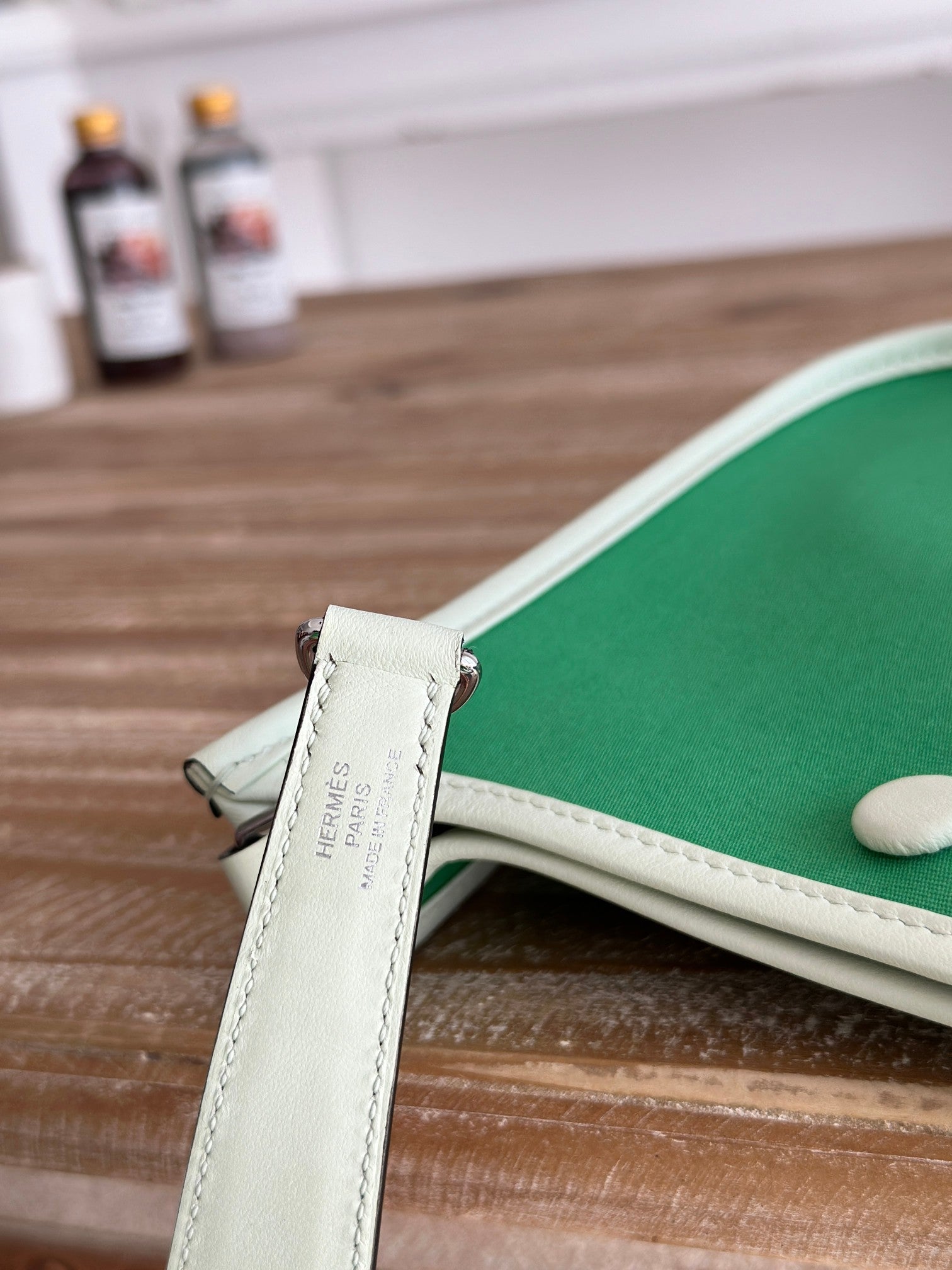 MINI NEO 17 EVELYNE BAG IN EMERALD GREEN CANVAS AND WHITE CALFSKIN