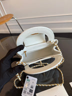 KELLY EINKAUFSTASCHE 19 IN WEISSEM KALBSLEDER GOLDENE BESCHLÄGE 