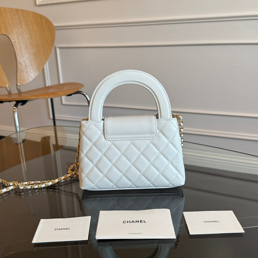 KELLY EINKAUFSTASCHE 19 IN WEISSEM KALBSLEDER GOLDENE BESCHLÄGE 