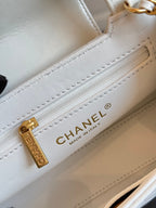 KELLY EINKAUFSTASCHE 19 IN WEISSEM KALBSLEDER GOLDENE BESCHLÄGE 