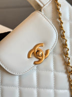 KELLY EINKAUFSTASCHE 19 IN WEISSEM KALBSLEDER GOLDENE BESCHLÄGE 