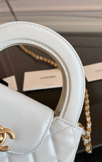KELLY EINKAUFSTASCHE 19 IN WEISSEM KALBSLEDER GOLDENE BESCHLÄGE 
