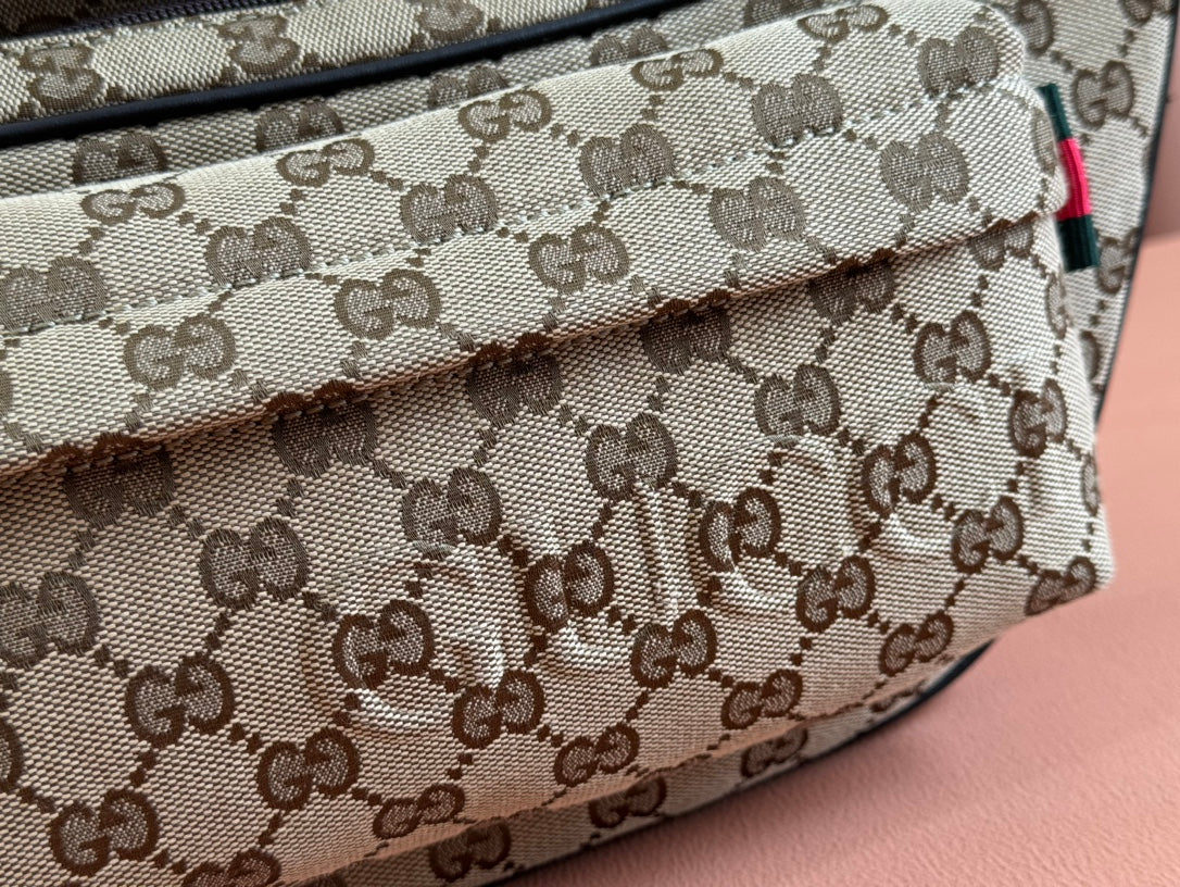 Gürteltasche 34 in Beige Monogramm-Canvas