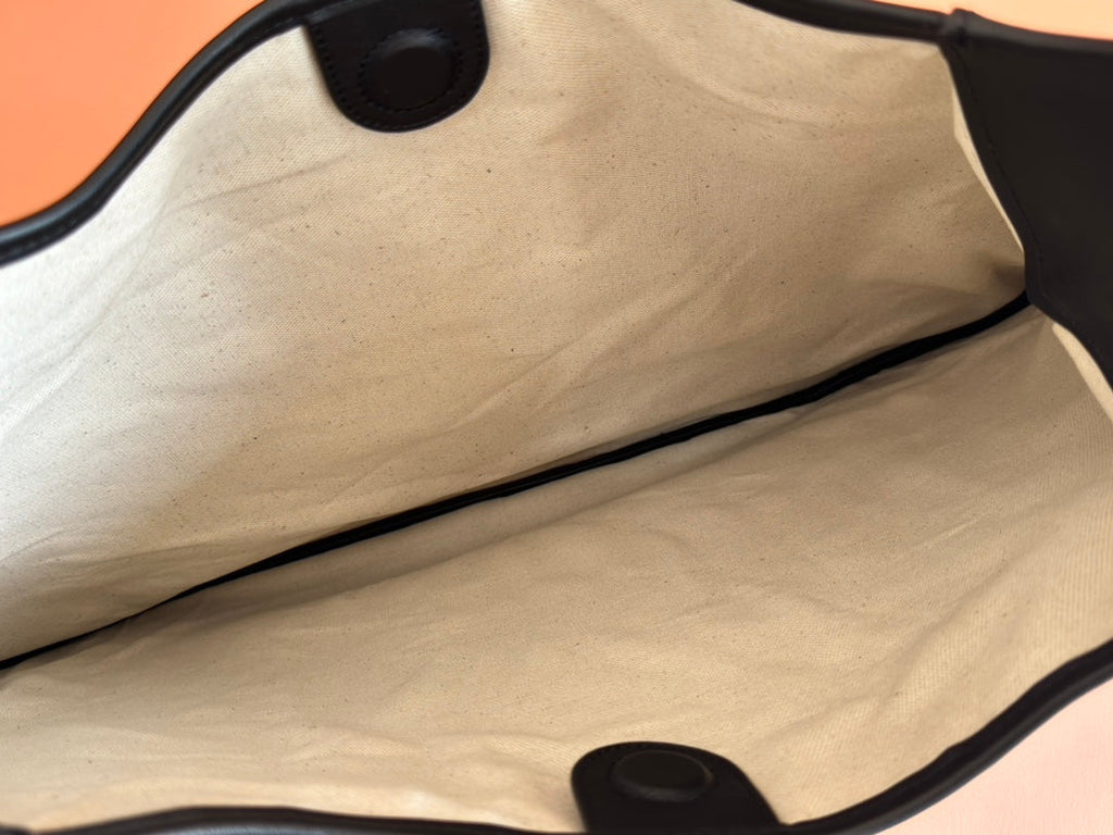 BODY MEDIUM SHOULDER BAD 49 IN NATURAL CANVAS AND BLACK CALFLEDER GOLD HARDWARE