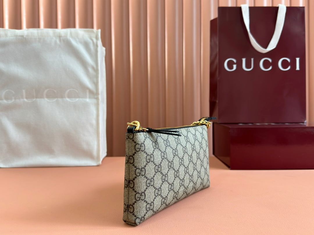 Kleine Geldbörse mit Gummieffekt an Kette, 22,5 cm, in Beige und Dunkelbraun, GG Kalbsleder