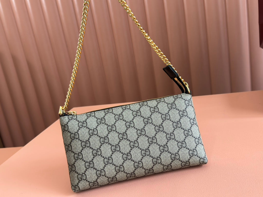 Kleine Geldbörse mit Gummieffekt an Kette, 22,5 cm, in Beige und Dunkelbraun, GG Kalbsleder