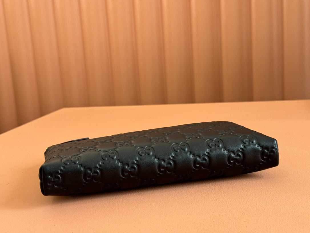 Kleine Geldbörse mit Gummieffekt an Kette, 22,5 Zoll, schwarzes Kalbsleder