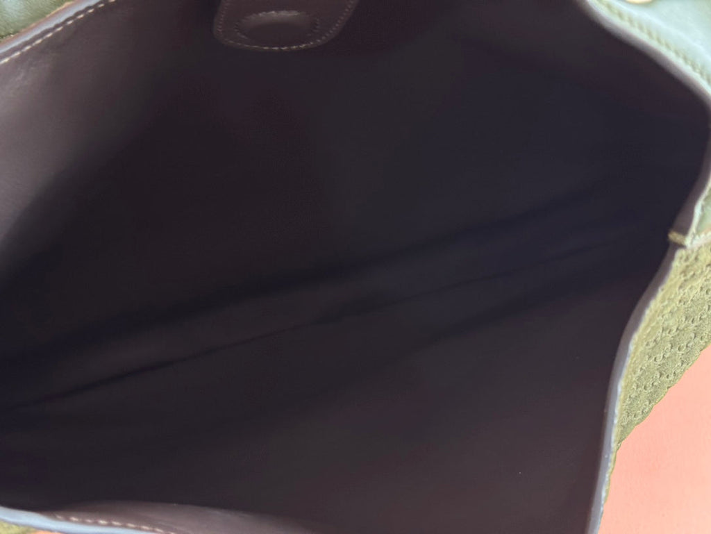 Große Schultertasche B, 49 Zoll, olivgrün, GG-geprägtes Wildleder