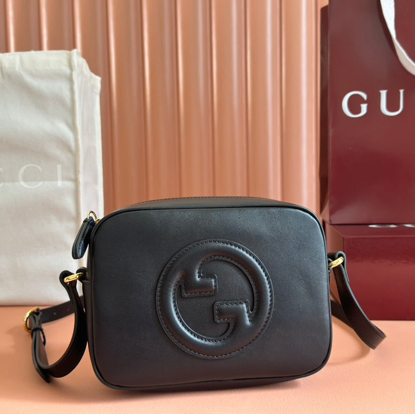 BLONDIE KLEINE SCHULTERTASCHE 21 IN SCHWARZ GLATTEM KALBSLEDER